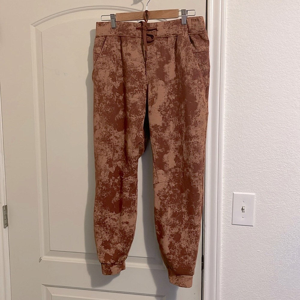 Lululemon, Mens City sweat joggers, large, color orange, used in good condition